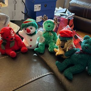 Lot of Five TY Beanie Babies! Discontinued Christmas Editions.